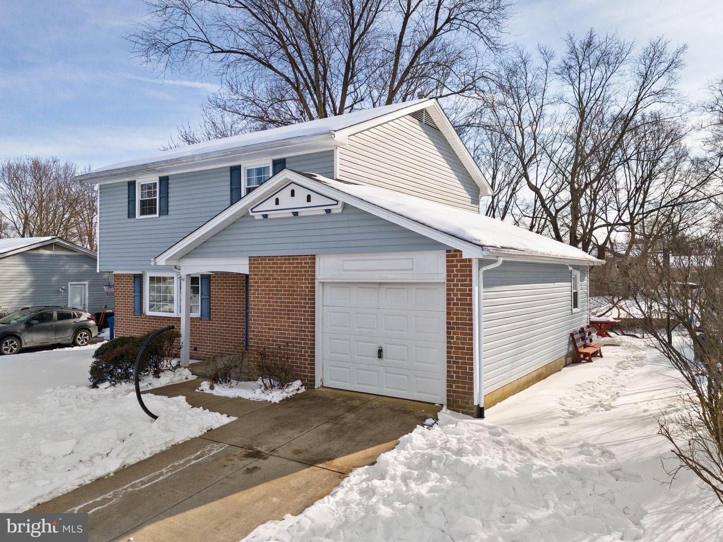 2058 Whitney Lane photo 4