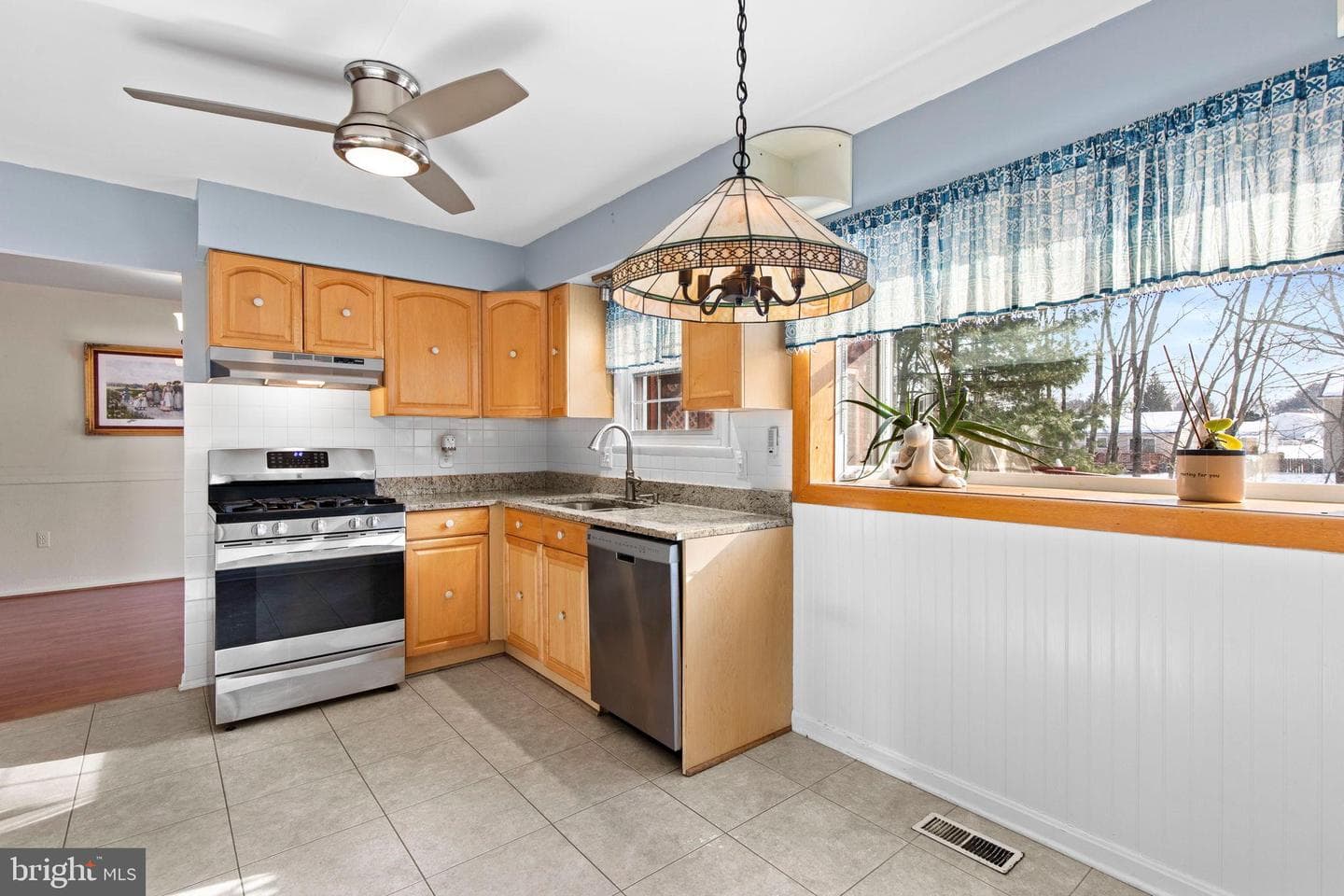 2058 Whitney Lane photo 8