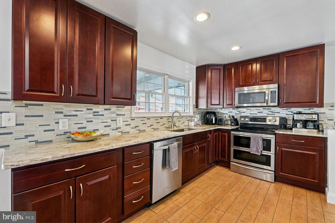 2923 Alconbury Court photo 7