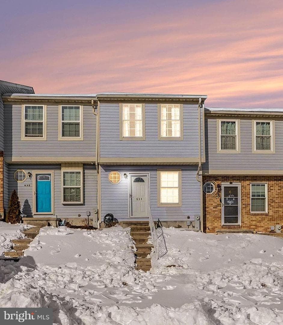 834 W Spring Meadow Court, Edgewood