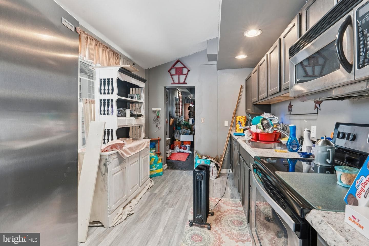 657 Green Street photo 31