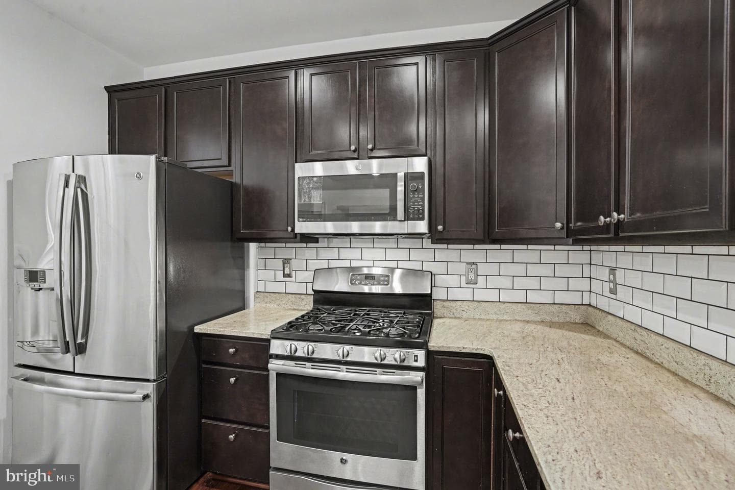 506 Millar Court photo 9