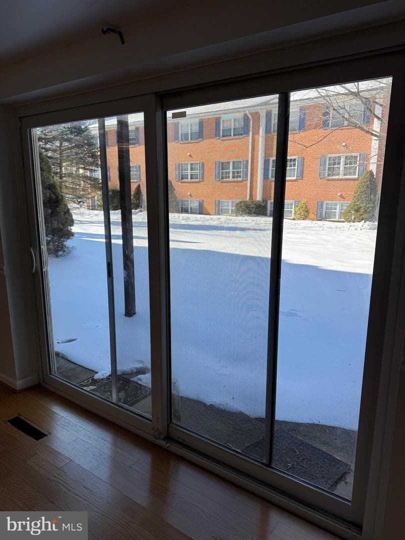 206 Crocker Drive photo 9