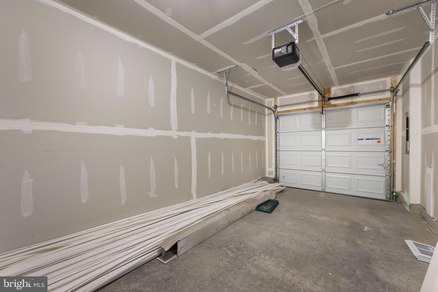 403 Halyard Drive photo 29