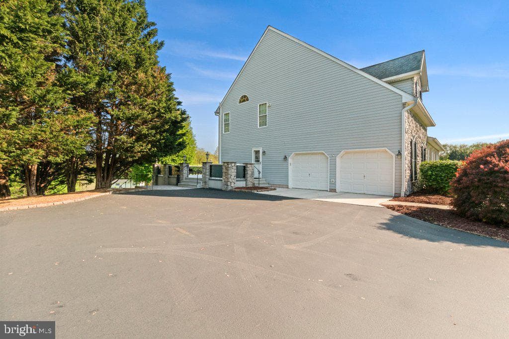 2433 Maxa Meadows Lane photo 77