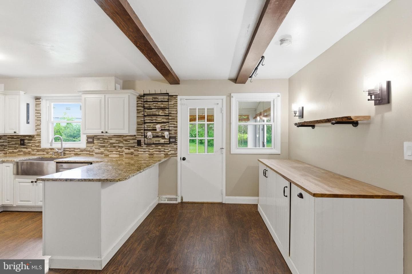 203 Kane Court photo 9