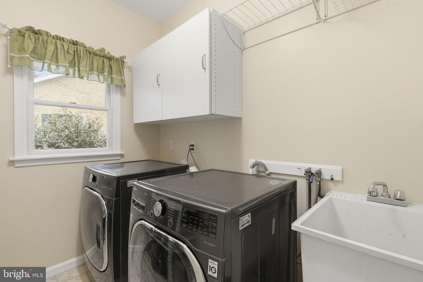 922 Sidehill Drive photo 32