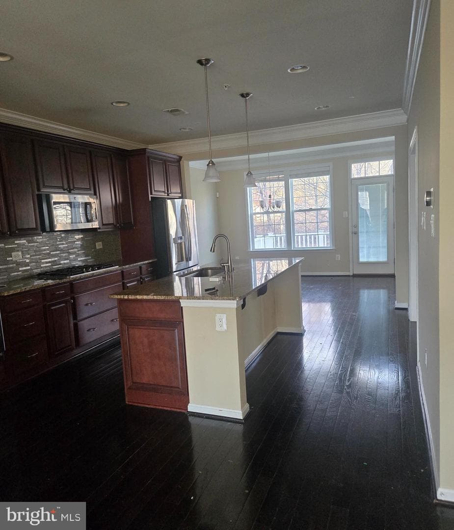 1652 Livingston Drive photo 11