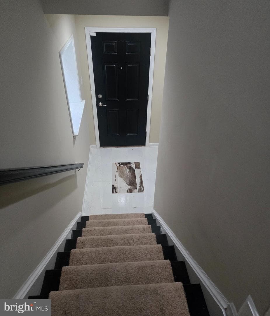 1652 Livingston Drive photo 3