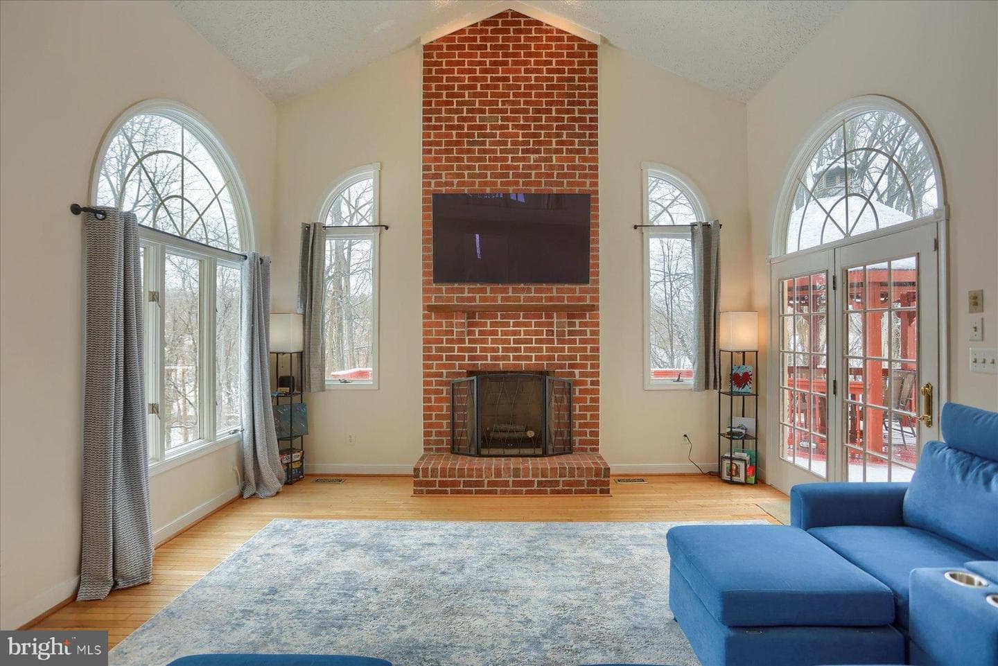 434 Dellcrest Drive photo 8