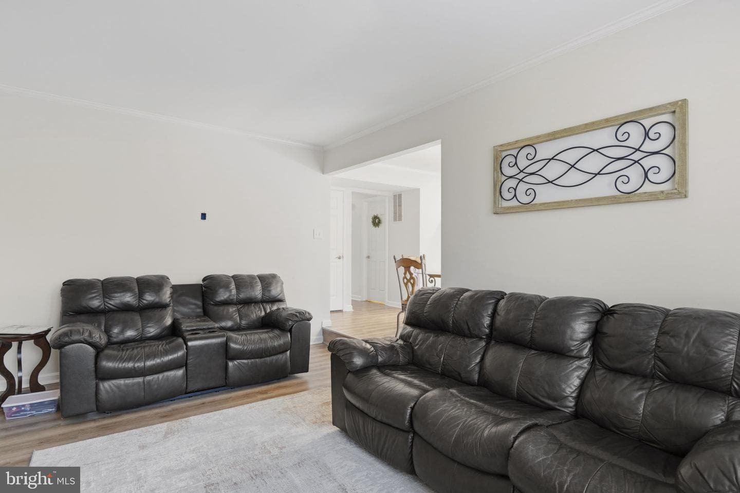 1038 Alexandria Way photo 3