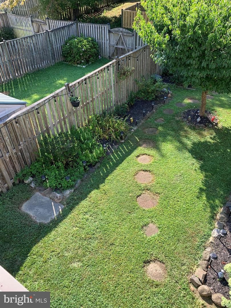 1812 Glendale Lane photo 4