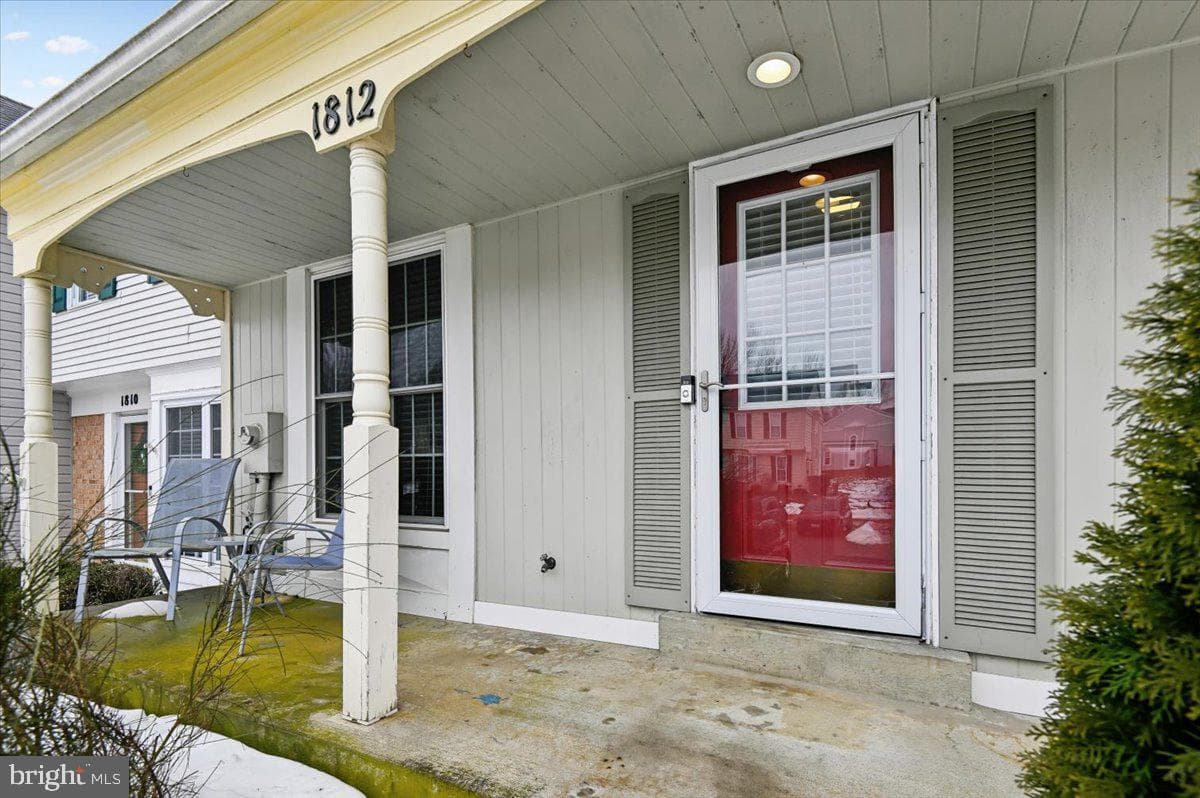 1812 Glendale Lane photo 8