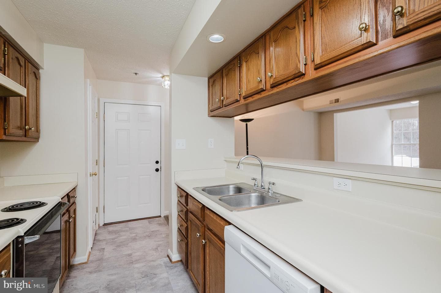 1006 Markham Court #15 photo 24