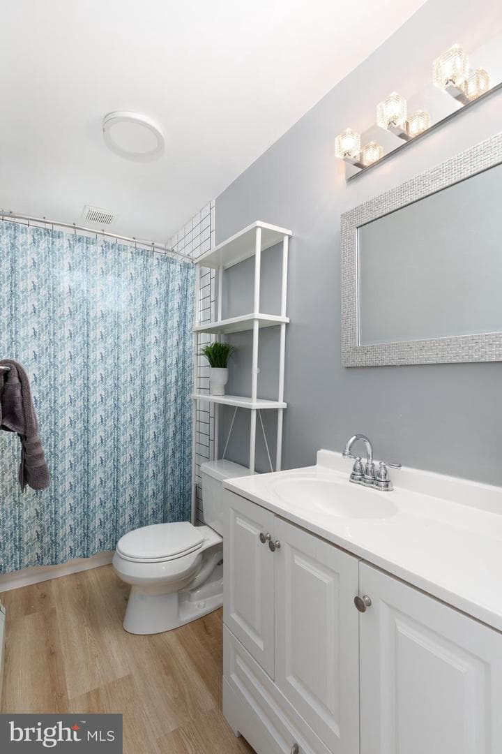 732 Green Street photo 18