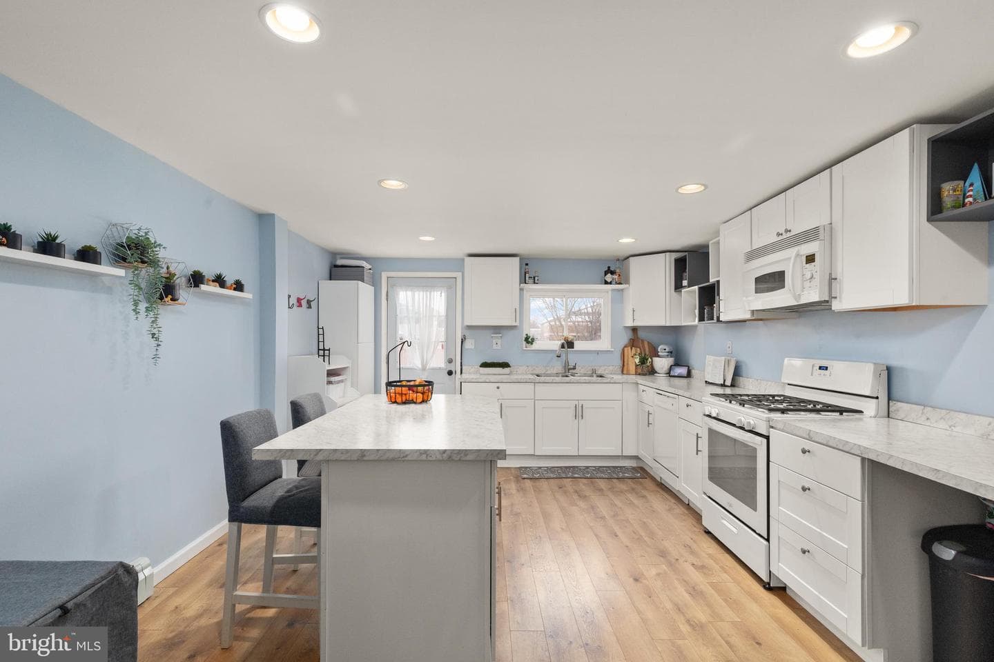 732 Green Street photo 8