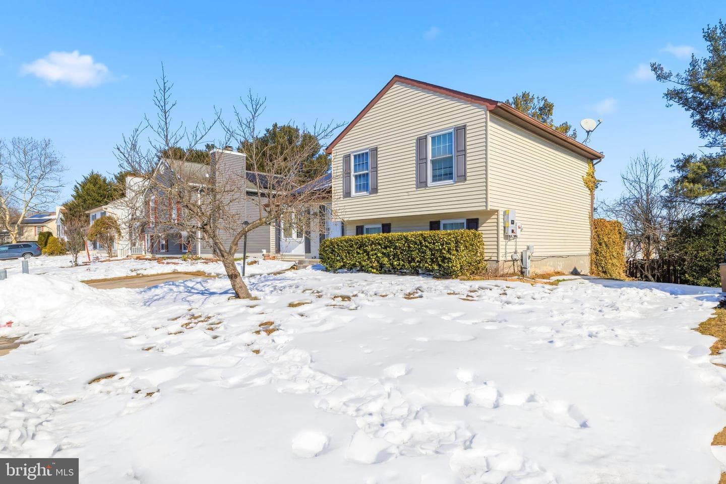 721 Rainbow Court photo 2