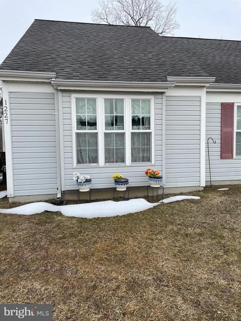 1227 Griffith Place photo 1