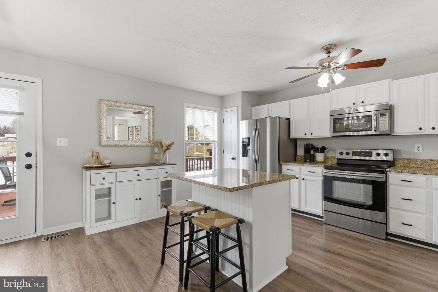 2033 Mardic Drive photo 13