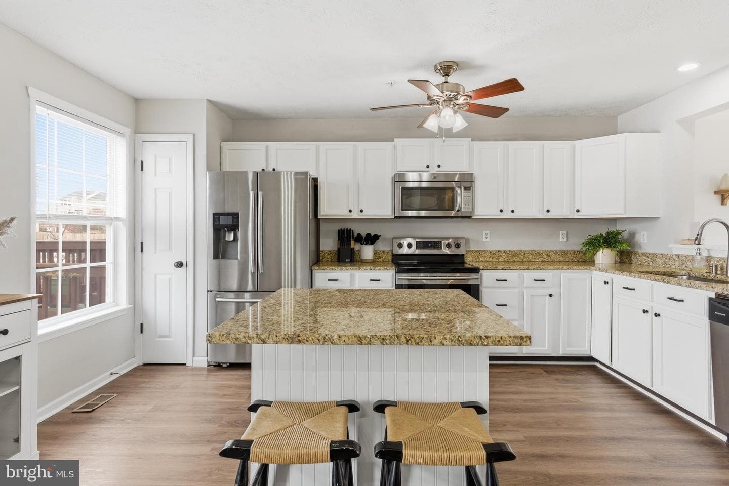 2033 Mardic Drive photo 14