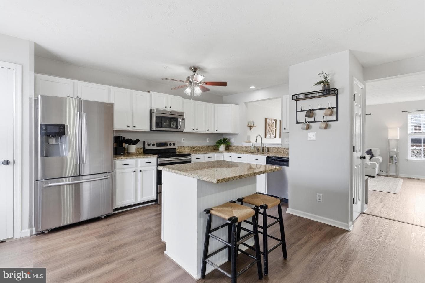 2033 Mardic Drive photo 15