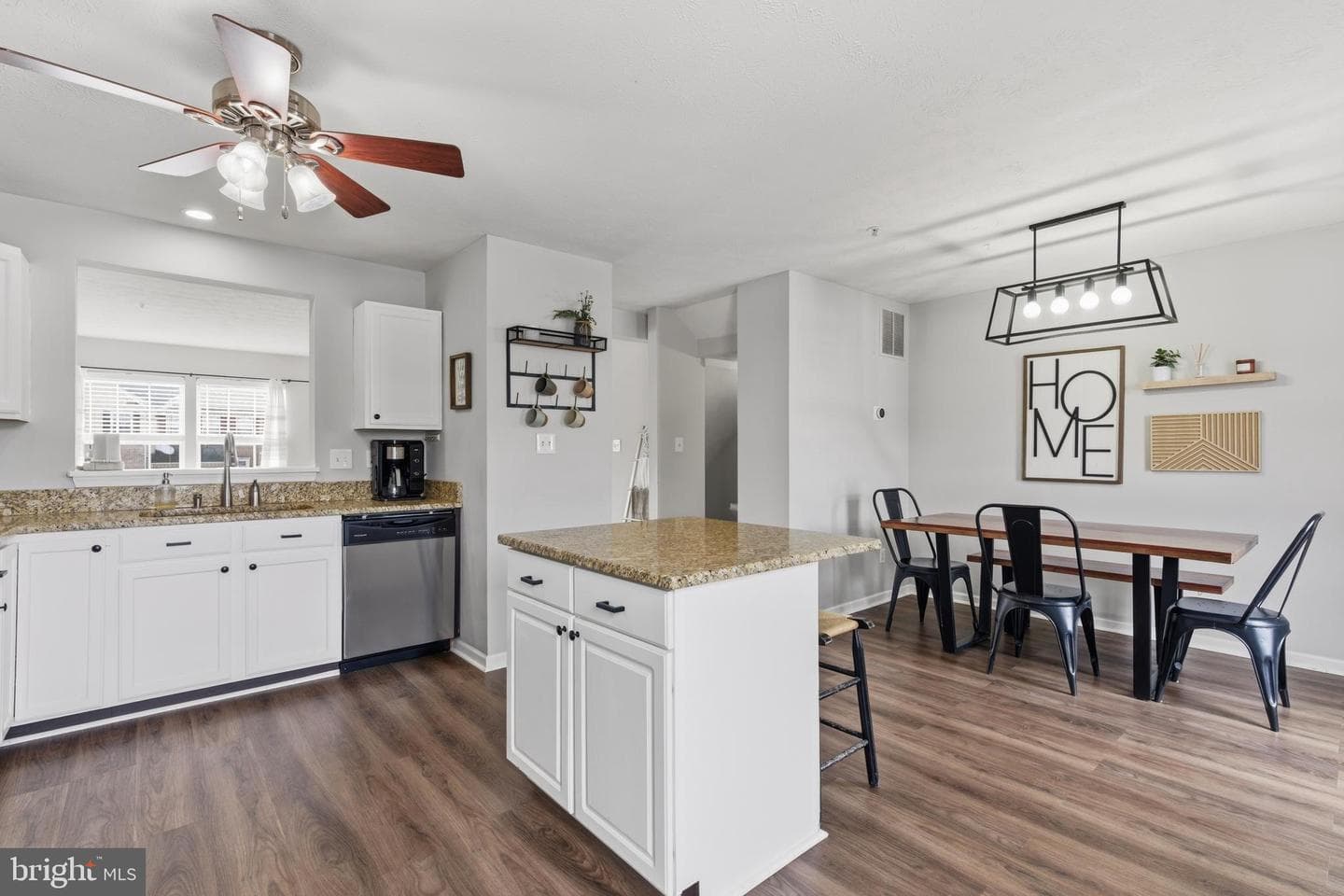 2033 Mardic Drive photo 16