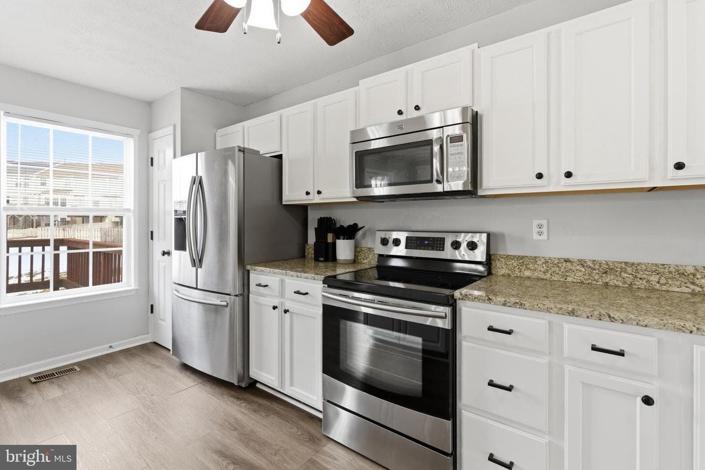 2033 Mardic Drive photo 19