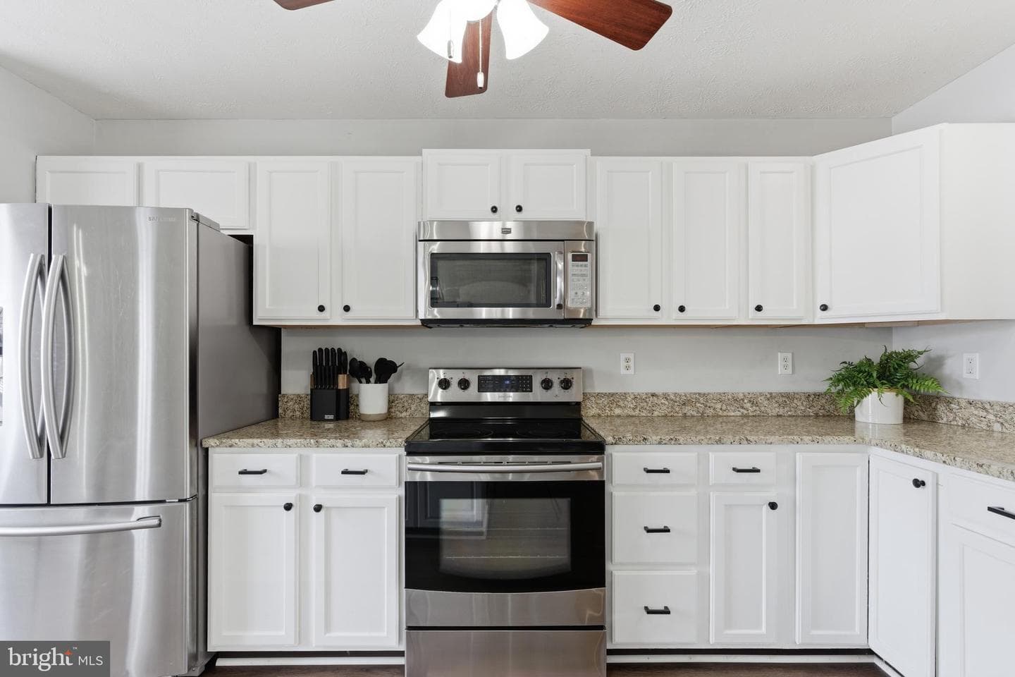 2033 Mardic Drive photo 20