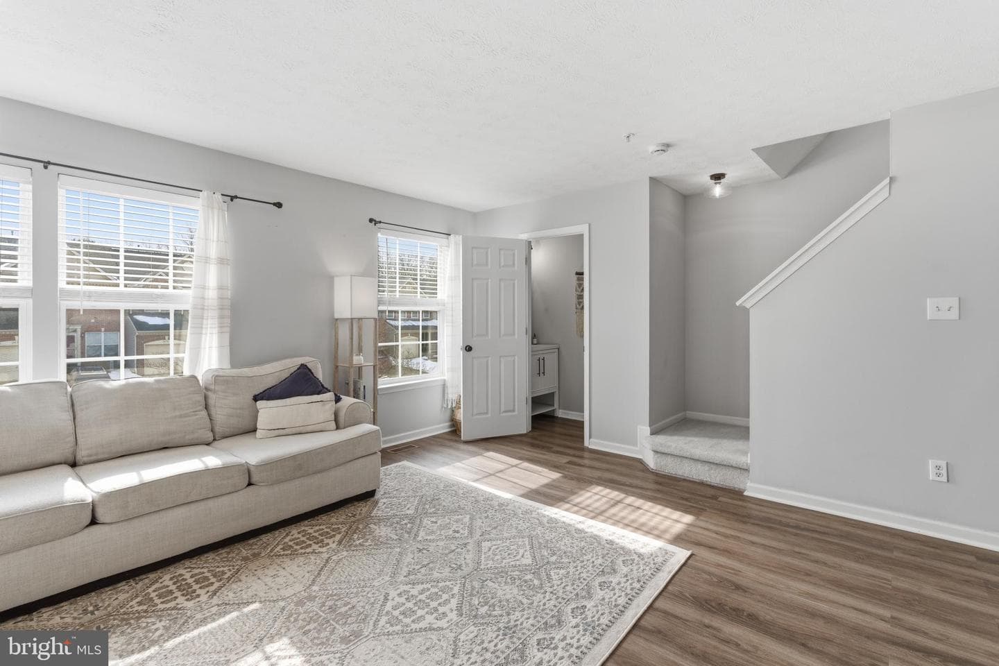 2033 Mardic Drive photo 28