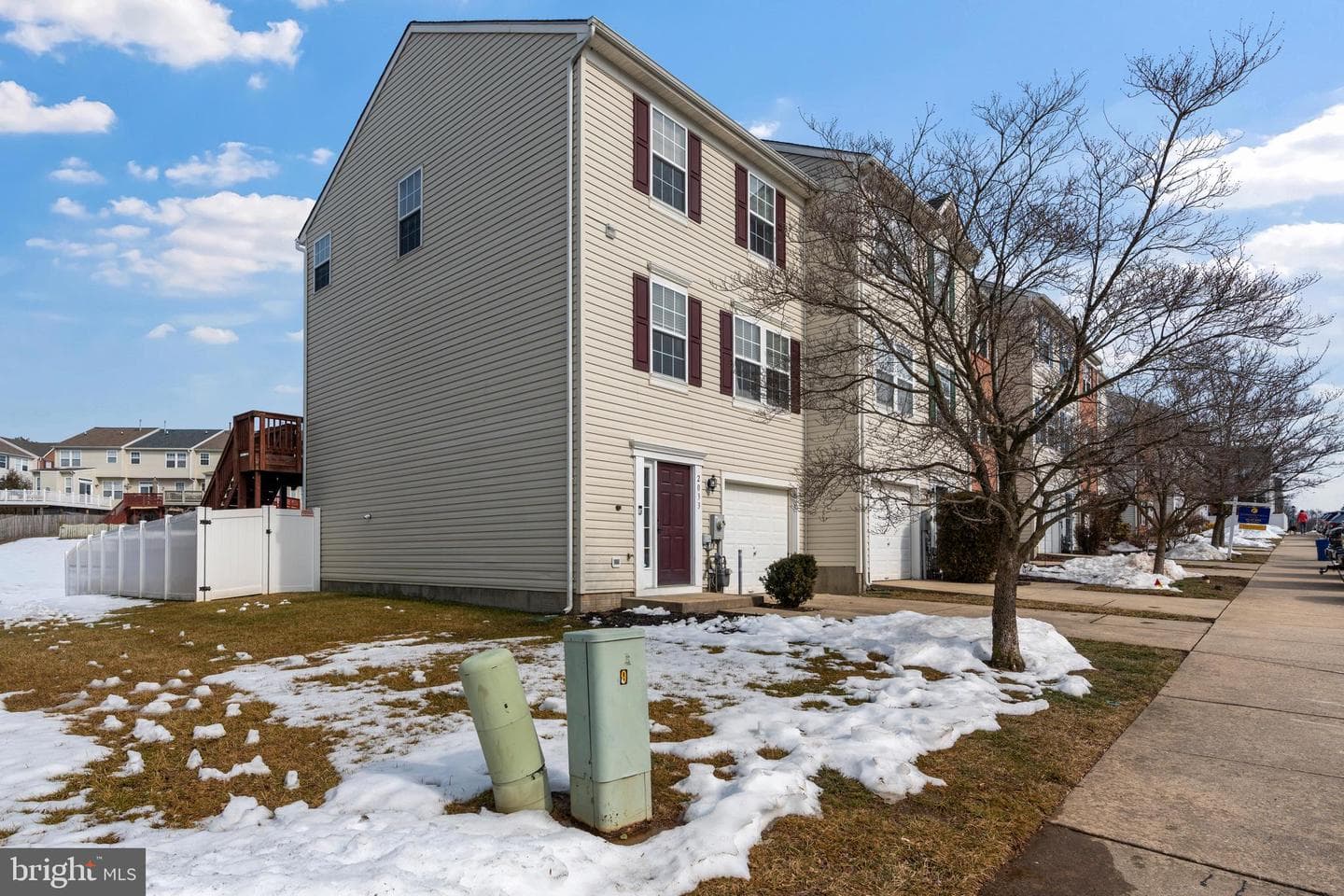 2033 Mardic Drive photo 3