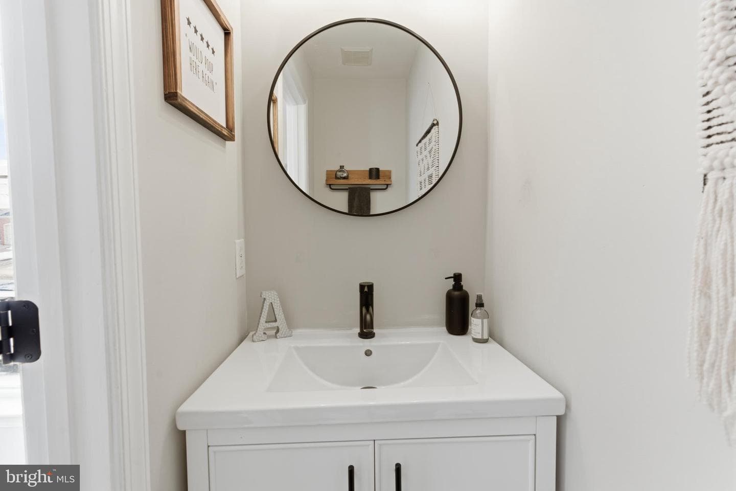 2033 Mardic Drive photo 31