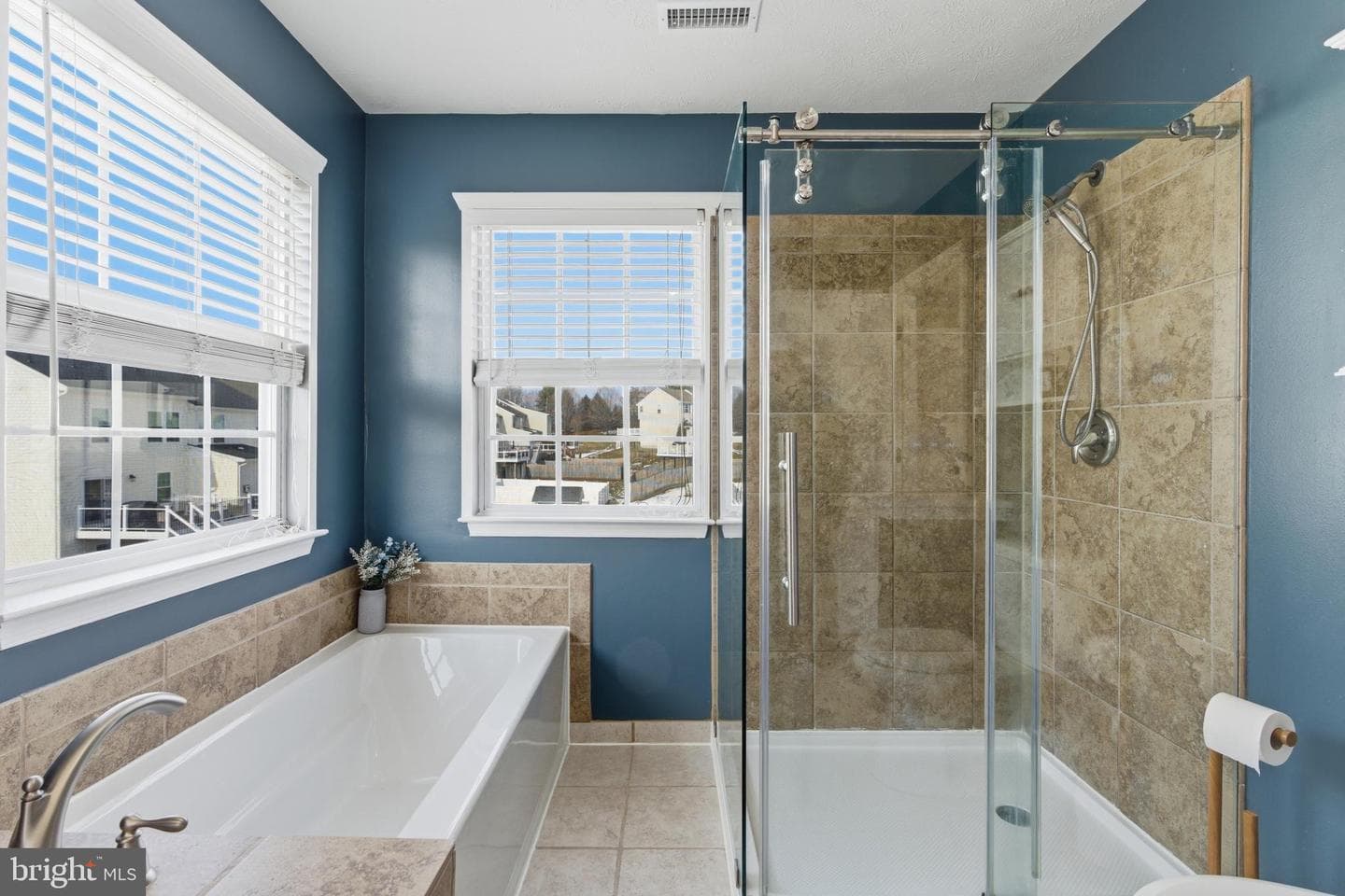 2033 Mardic Drive photo 36