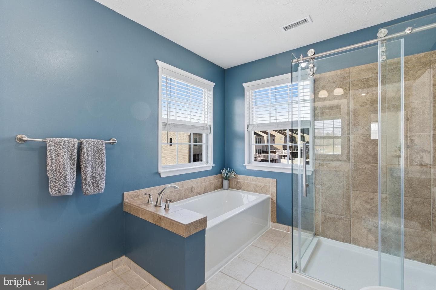 2033 Mardic Drive photo 38