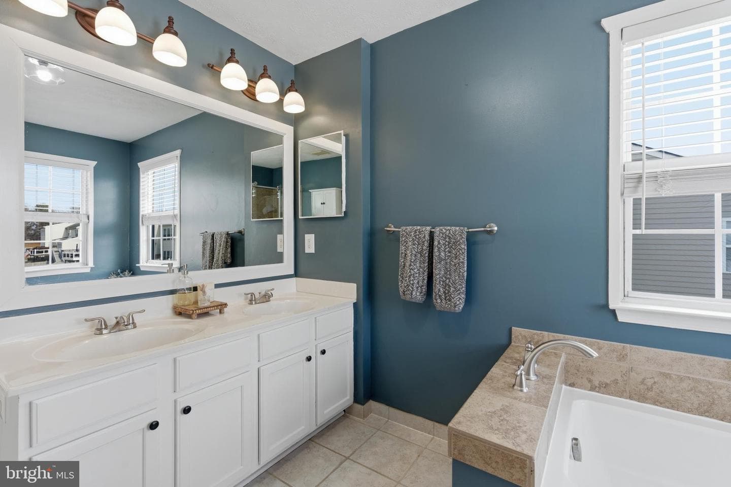 2033 Mardic Drive photo 39
