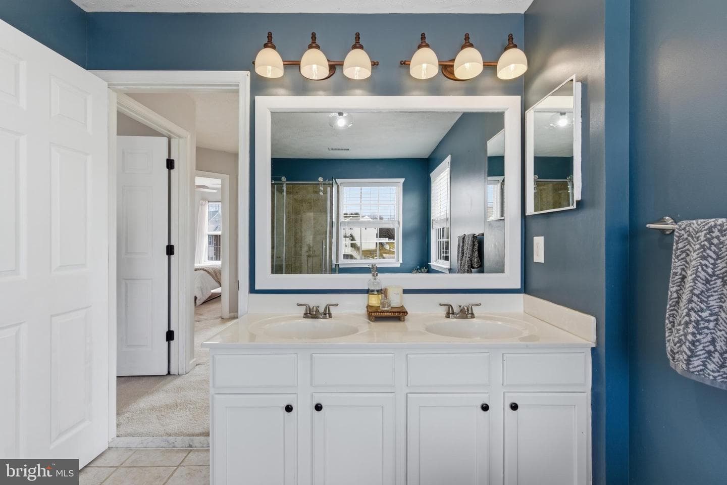 2033 Mardic Drive photo 40