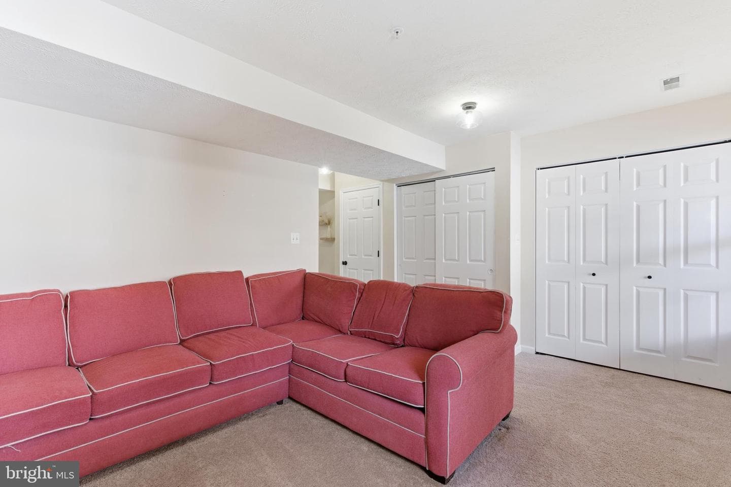 2033 Mardic Drive photo 9