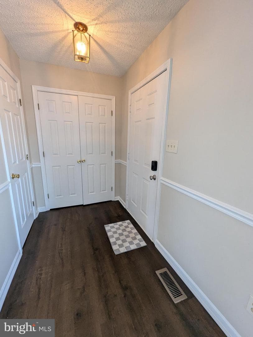 1245 Athens Court photo 4