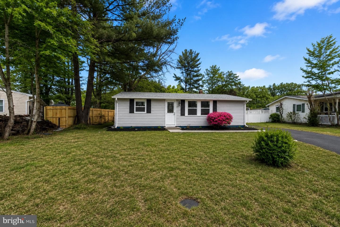 3905 Love Avenue photo 2