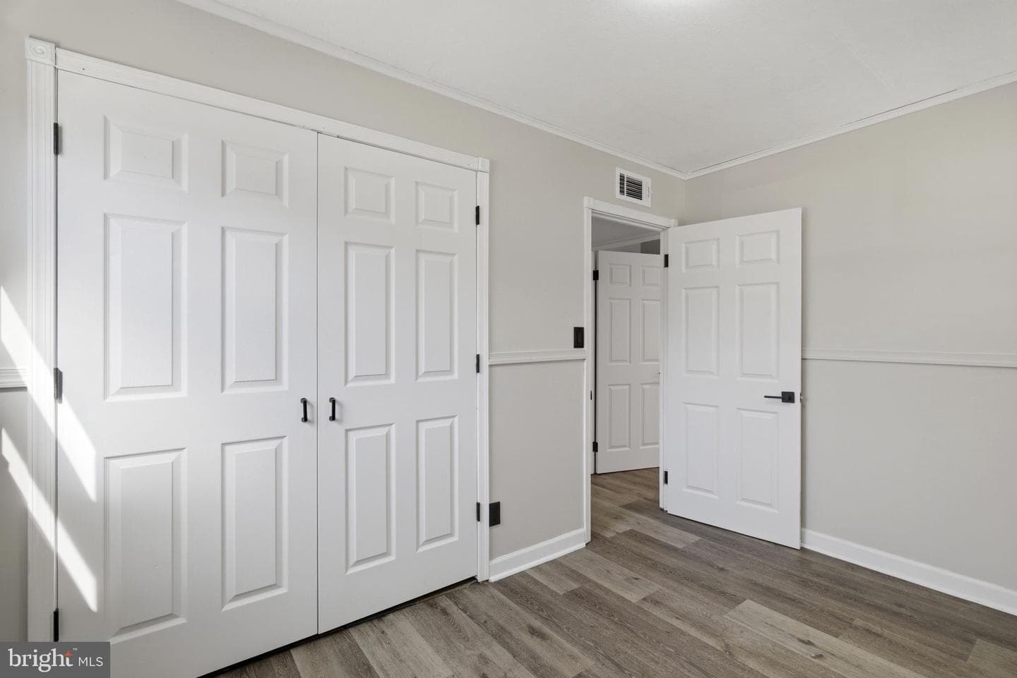 687 Plater Street photo 16