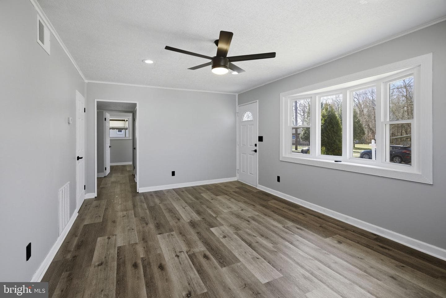 687 Plater Street photo 4