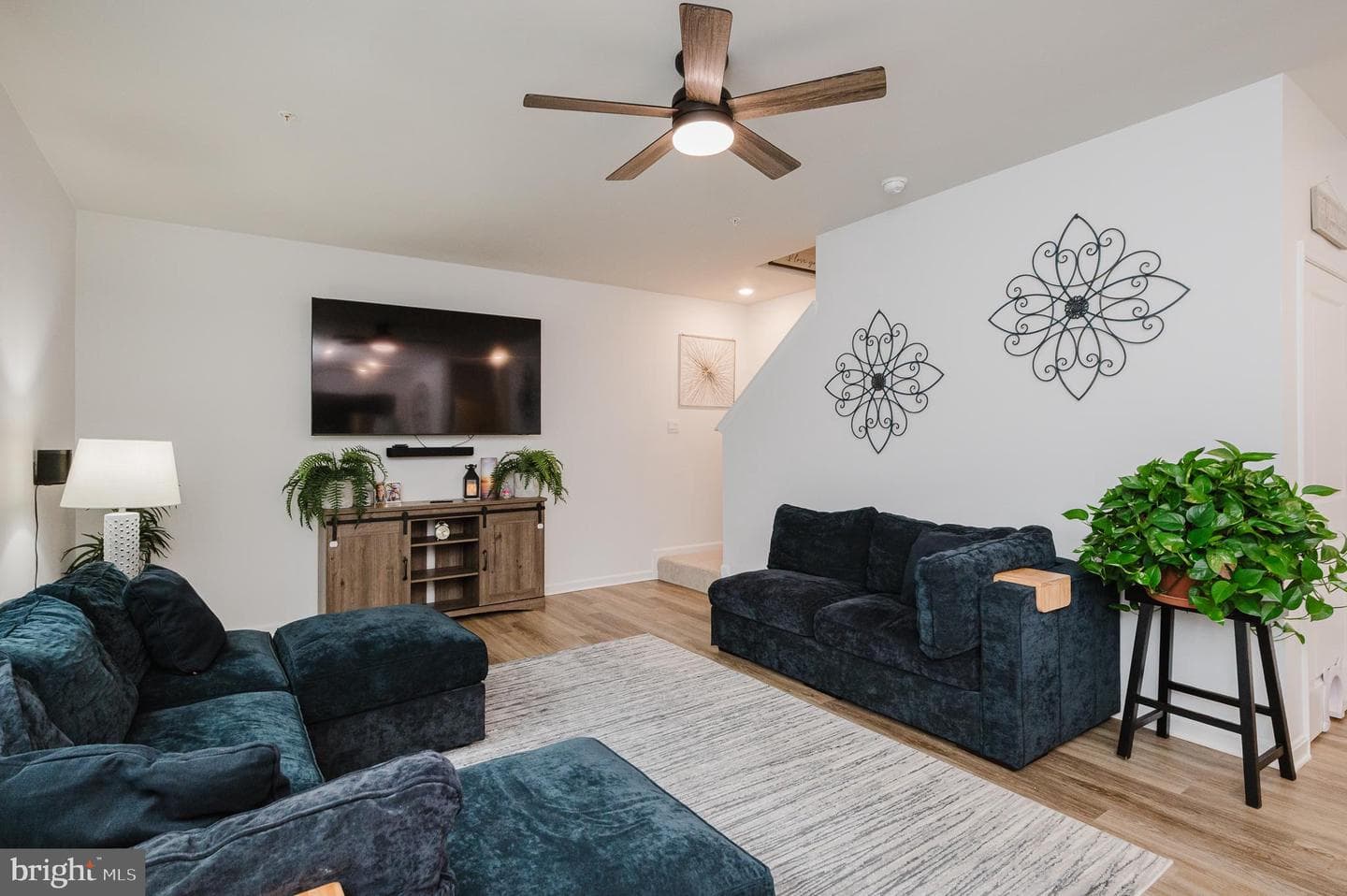 976 Pagonia Drive photo 18