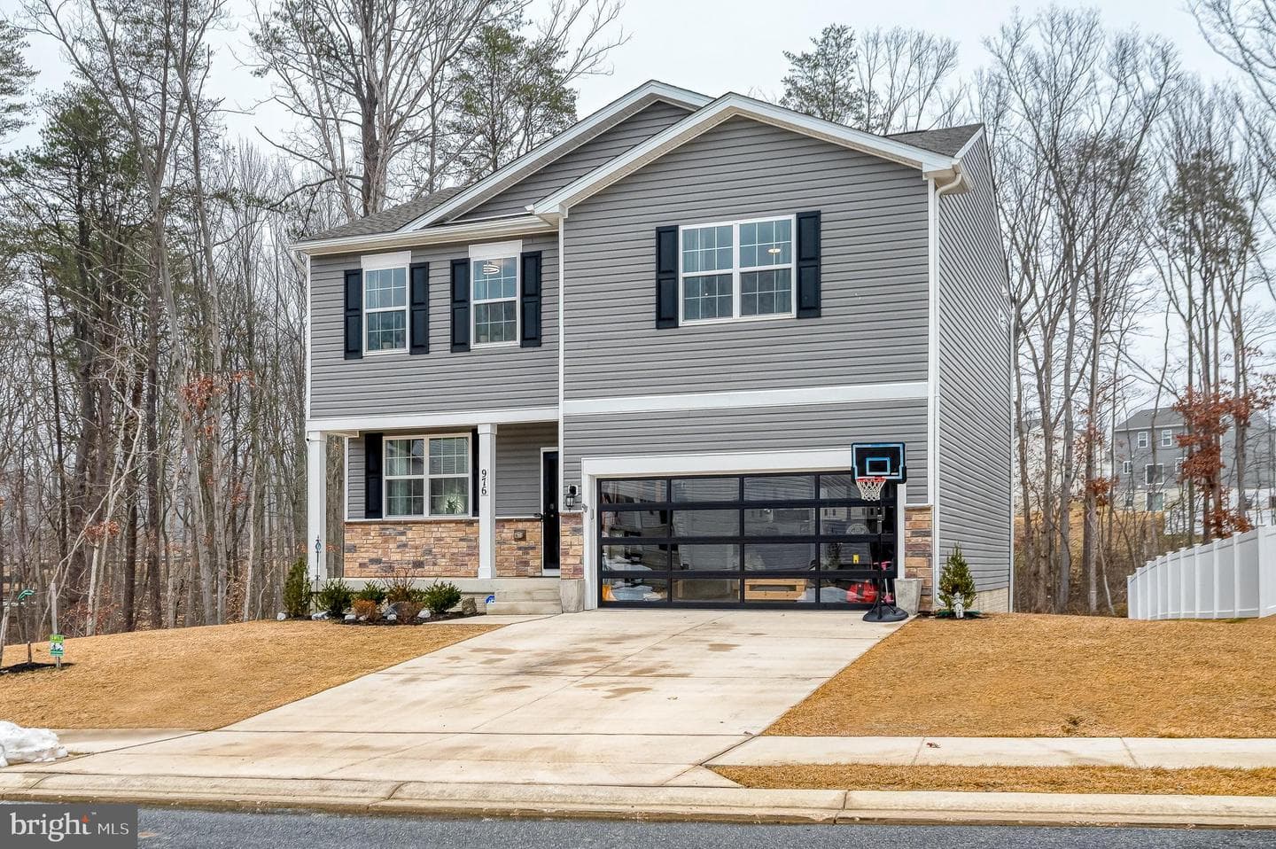 976 Pagonia Drive photo 2