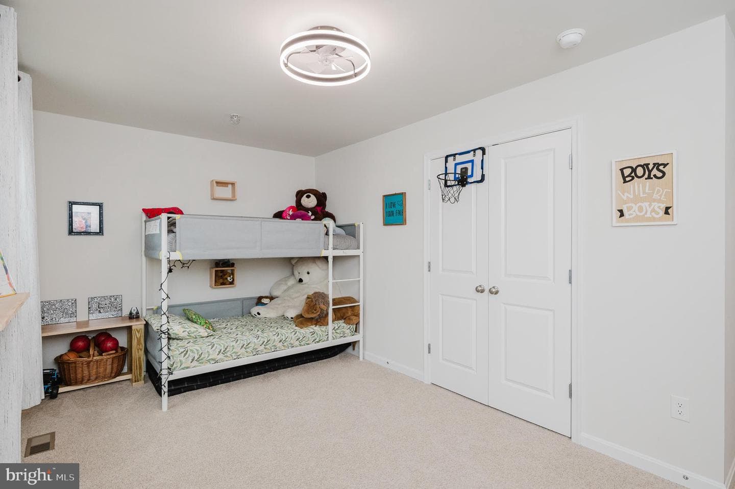 976 Pagonia Drive photo 31