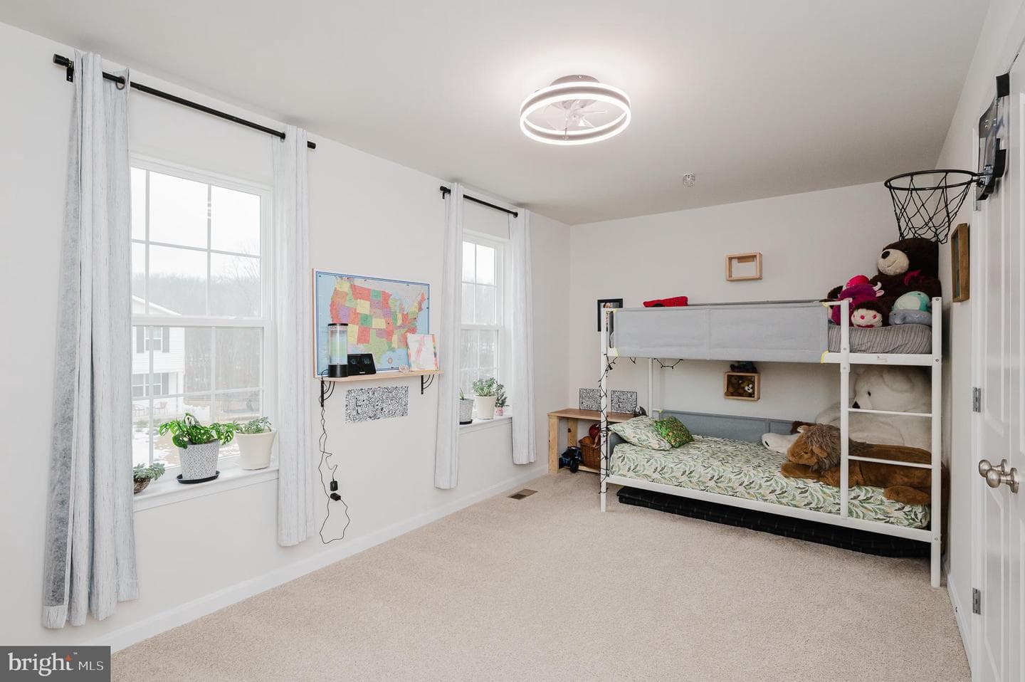976 Pagonia Drive photo 32