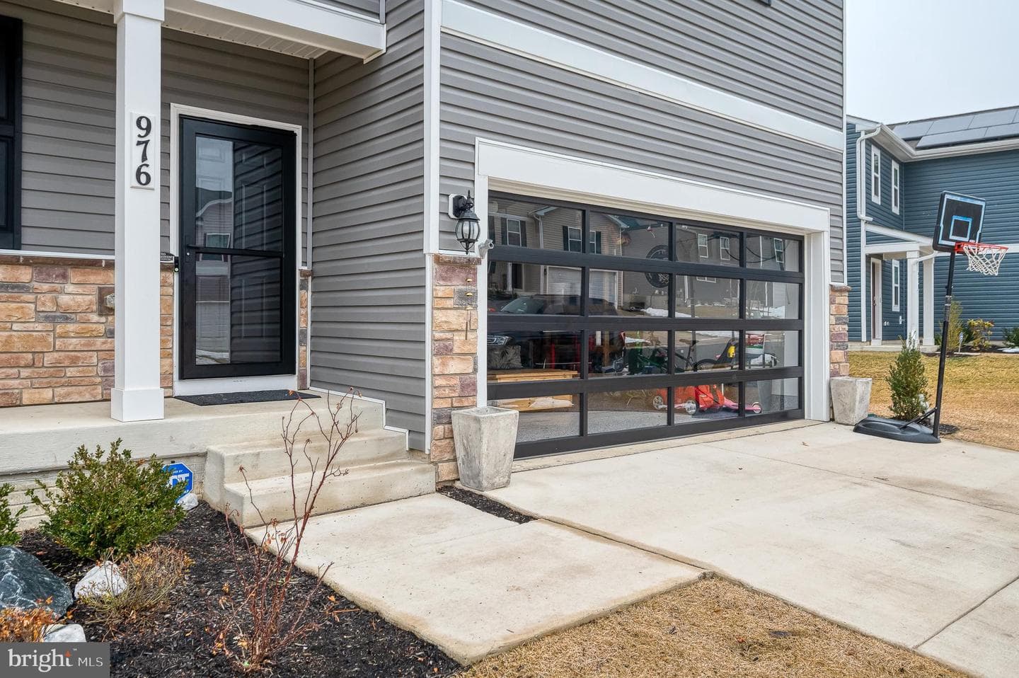 976 Pagonia Drive photo 4