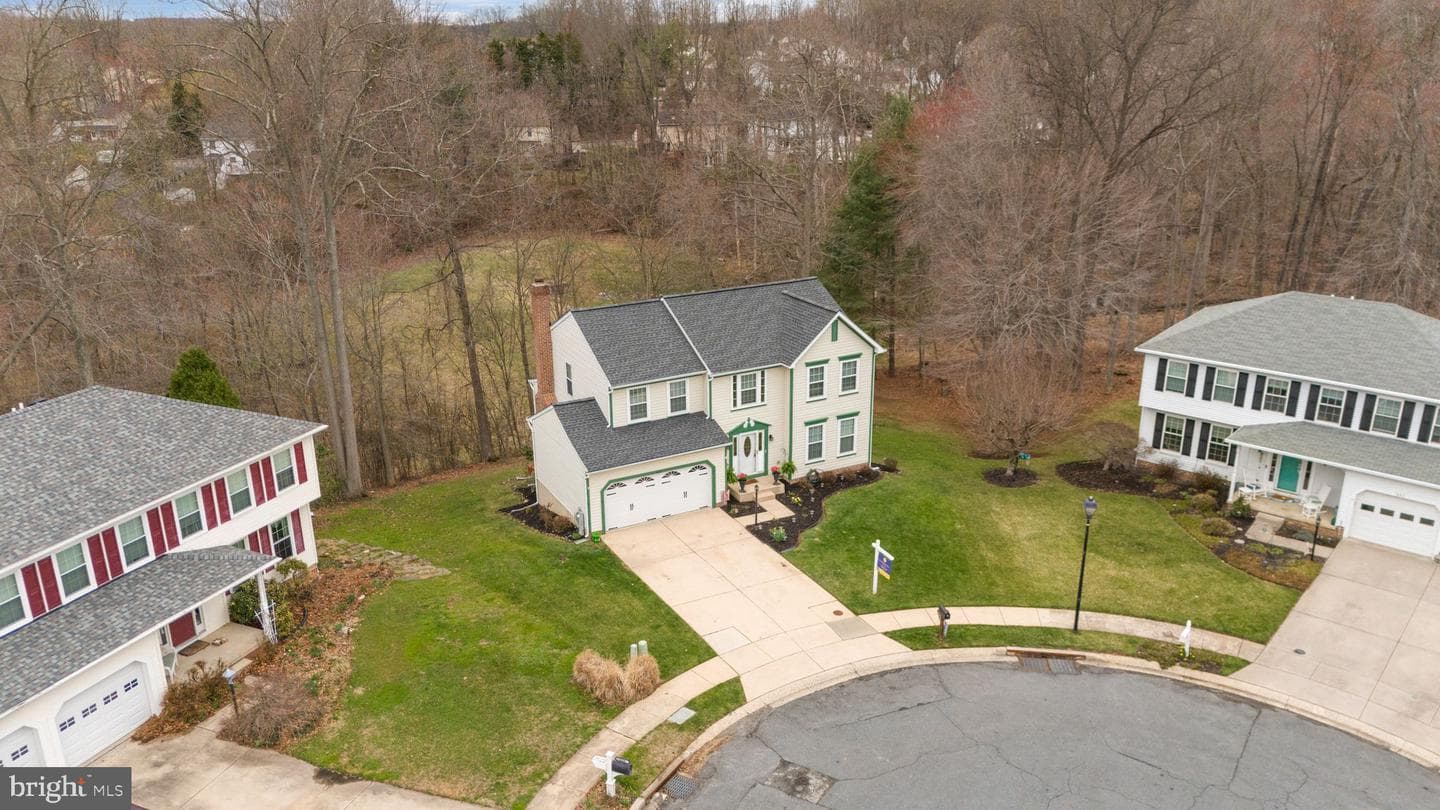 822 Lancaster Drive photo 3