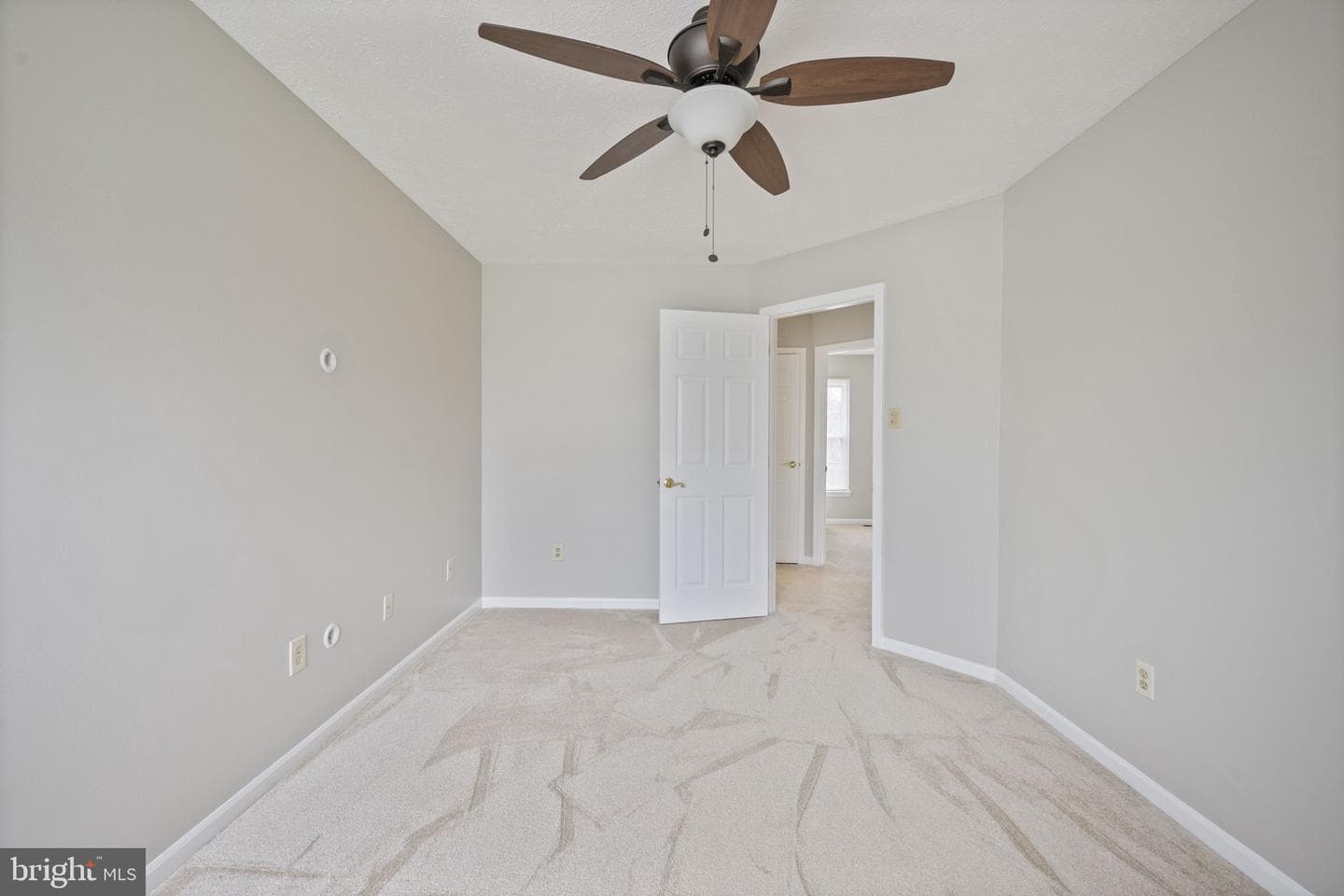 822 Lancaster Drive photo 34