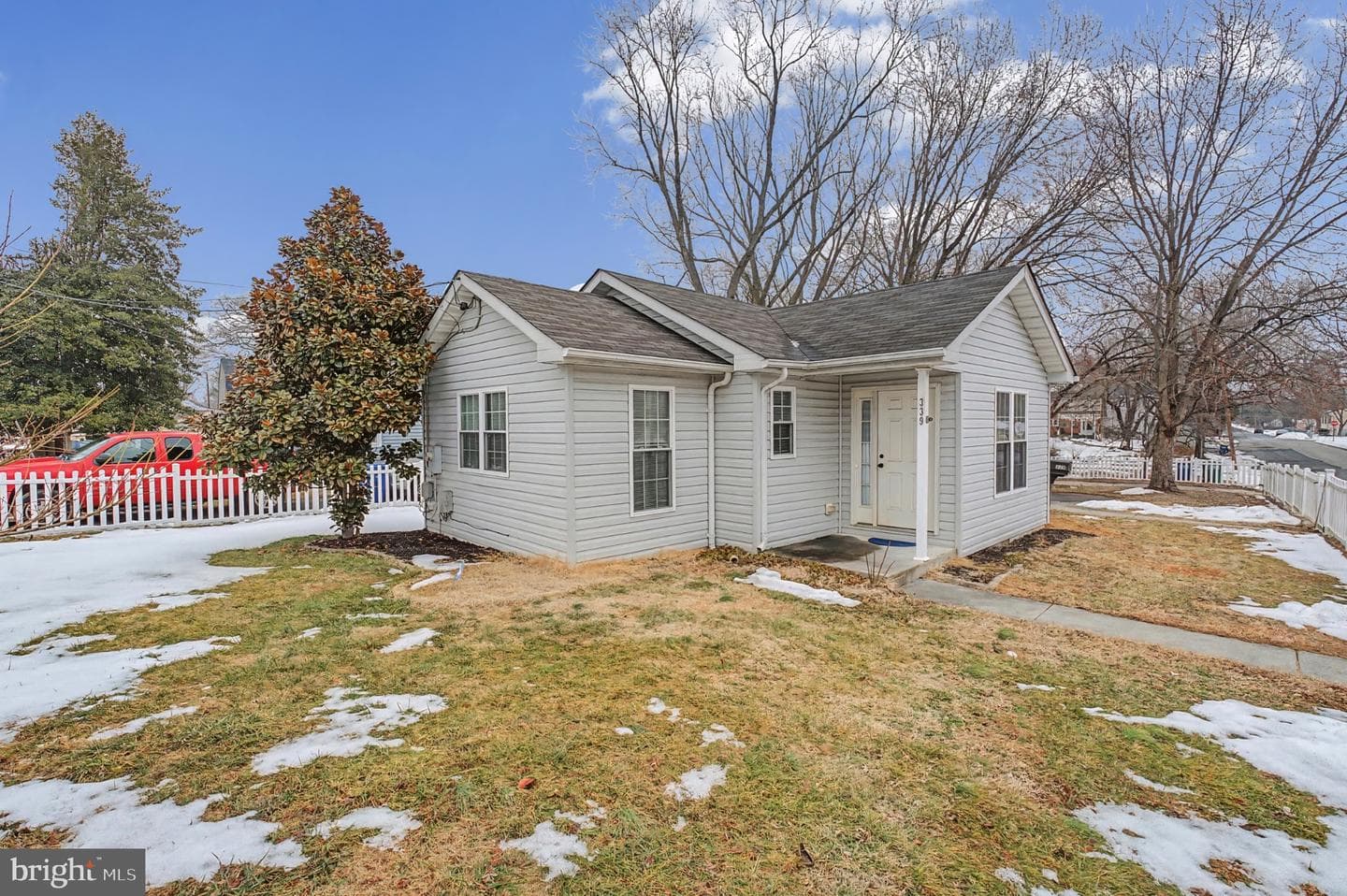 339 Edmund Street photo 14