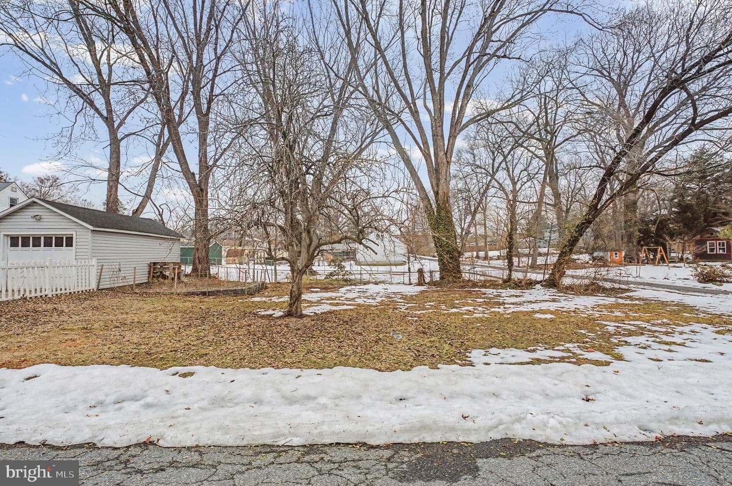 339 Edmund Street photo 28