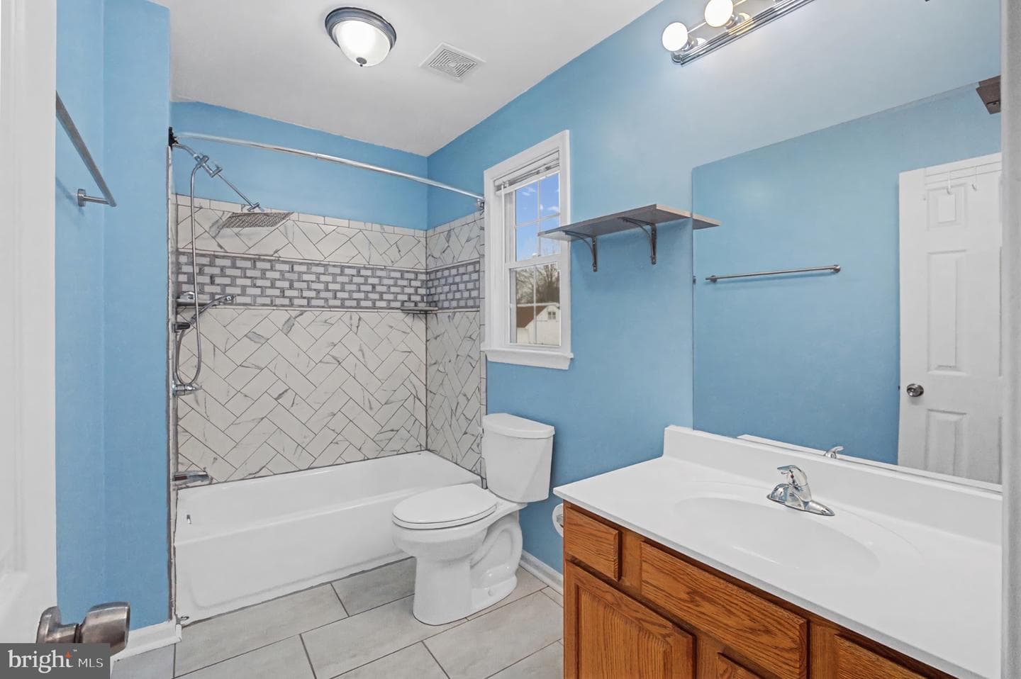 339 Edmund Street photo 5